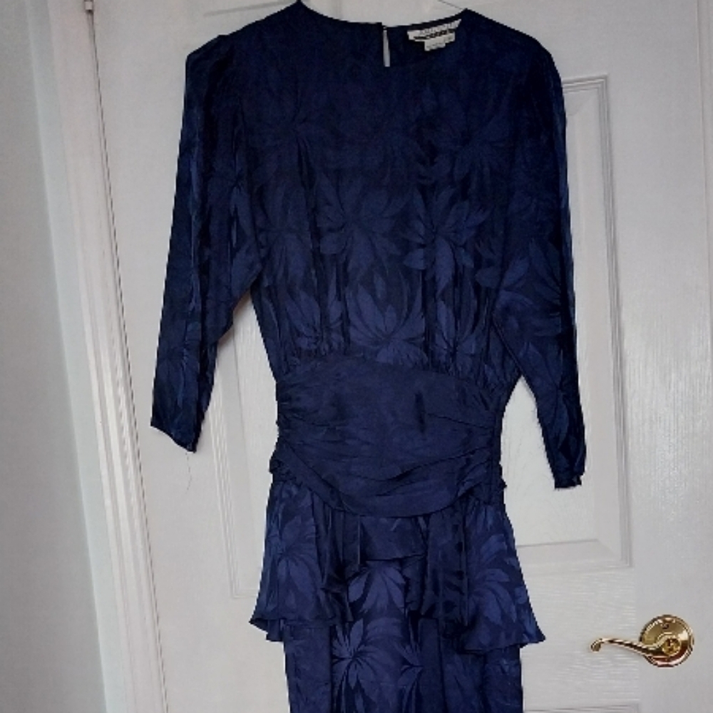 100 %  Silk Vintage Navy Blue Dolman Sleeve Knee-Length Sheath Dress
